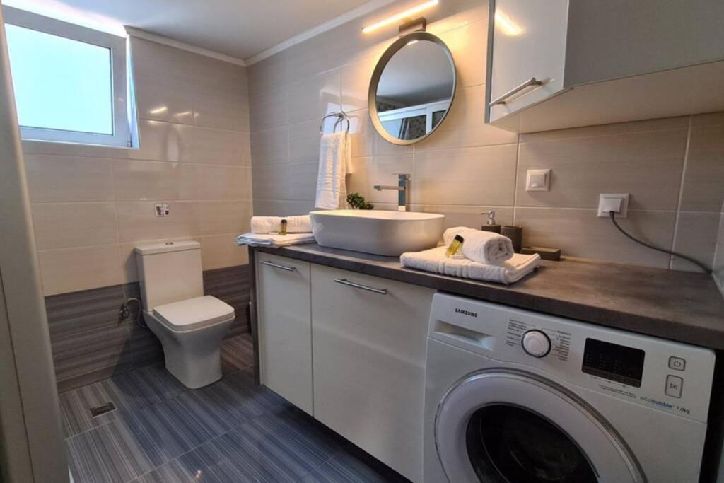 Modern Central Αpt 500M From The Beach. Chania  Bagian luar foto