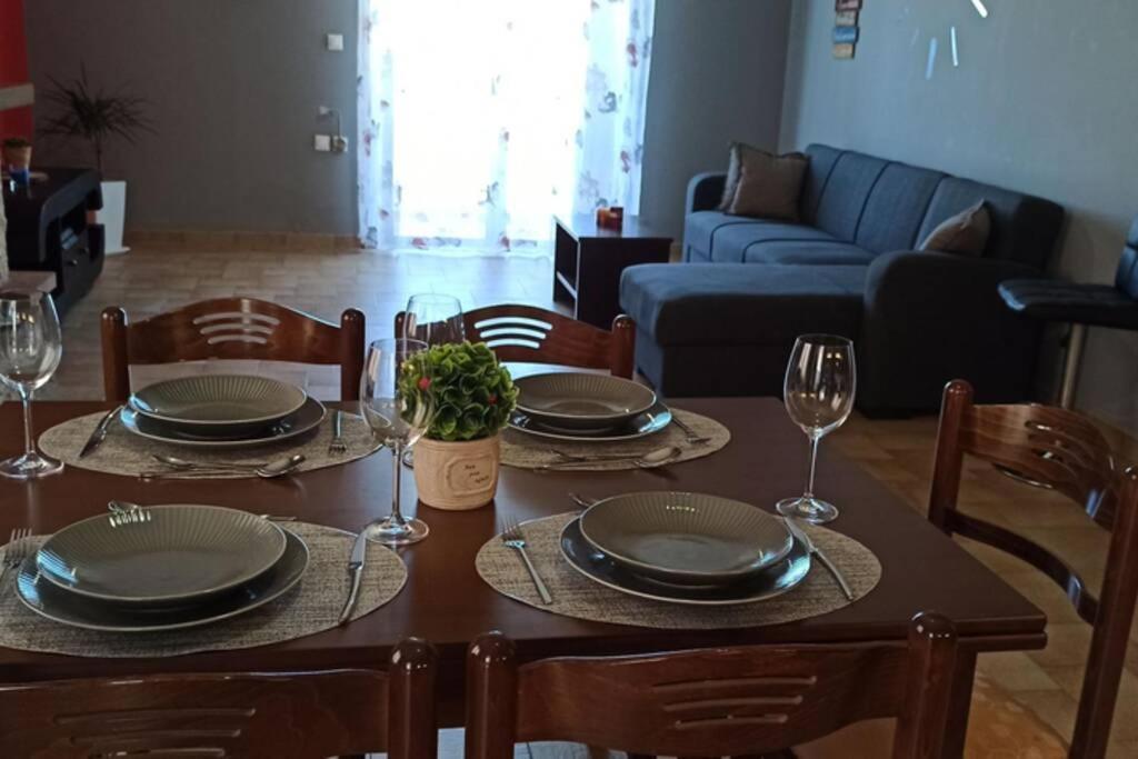 Modern Central Αpt 500M From The Beach. Chania  Bagian luar foto