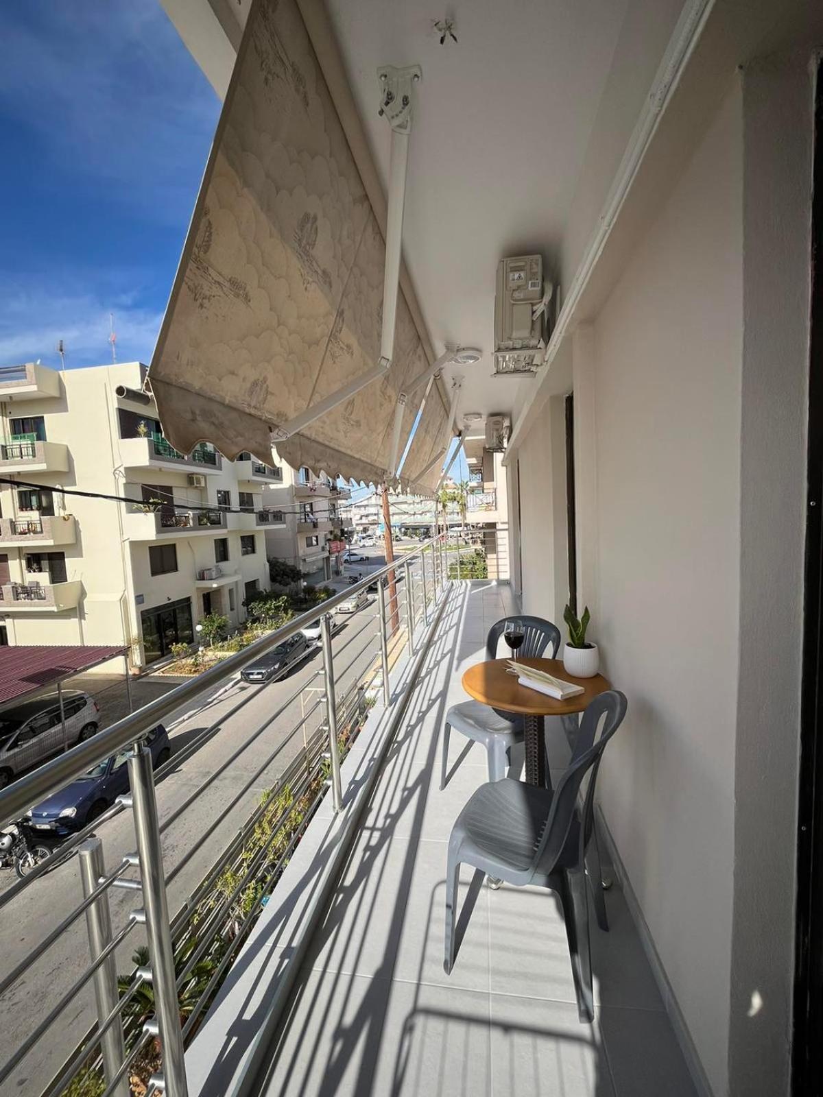 Modern Central Αpt 500M From The Beach. Chania  Bagian luar foto